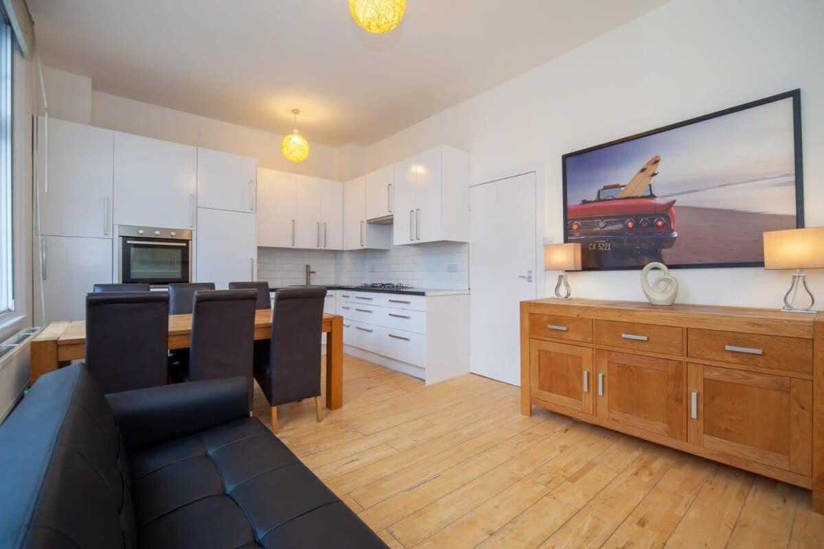 Lovely 2 Bedroom Apartment In Tooting ลอนดอน ภายนอก รูปภาพ