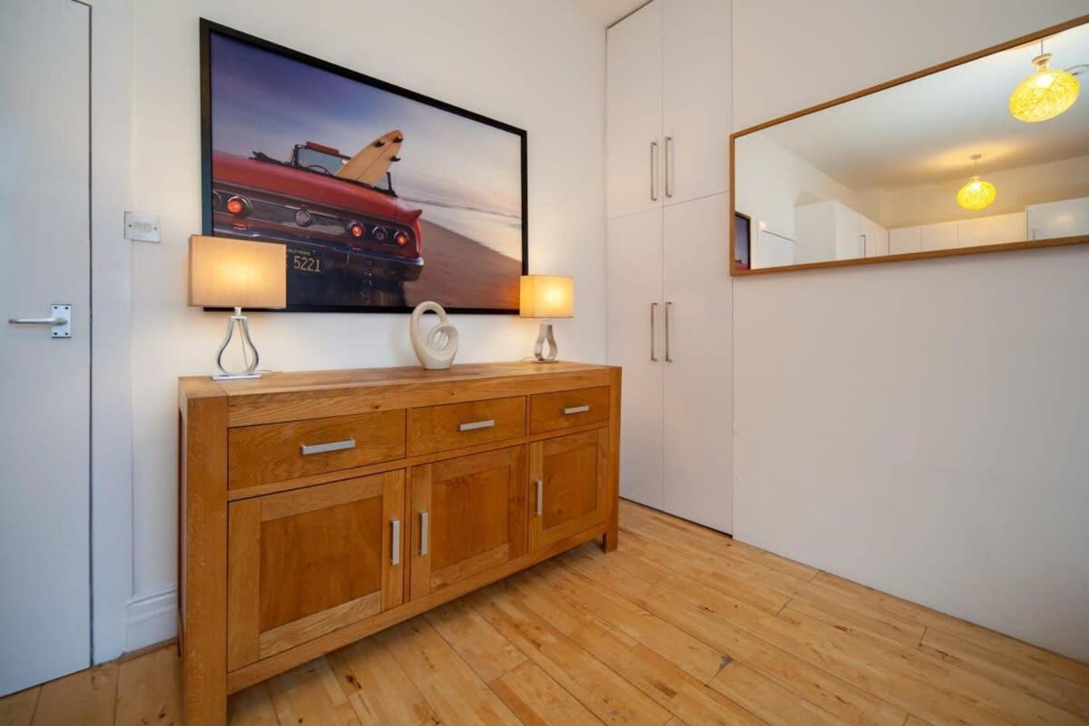 Lovely 2 Bedroom Apartment In Tooting ลอนดอน ภายนอก รูปภาพ
