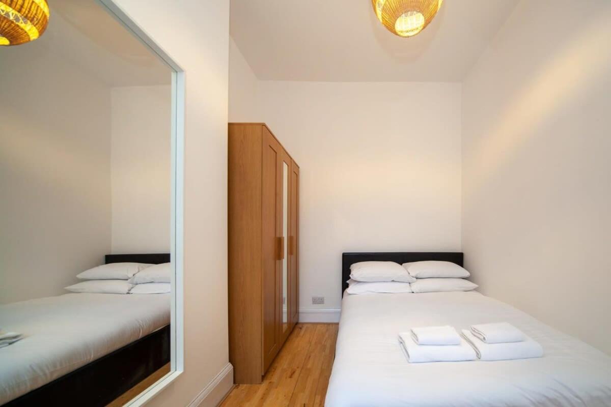 Lovely 2 Bedroom Apartment In Tooting ลอนดอน ภายนอก รูปภาพ