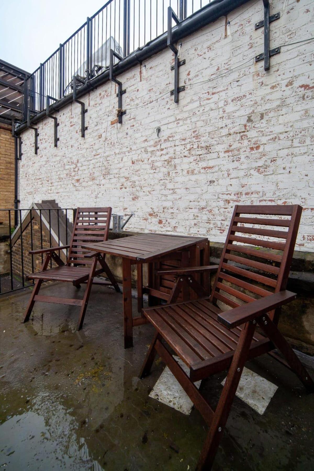 Lovely 2 Bedroom Apartment In Tooting ลอนดอน ภายนอก รูปภาพ